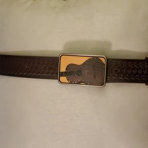 NWOT! MEN'S belt and buckle.  Size 36